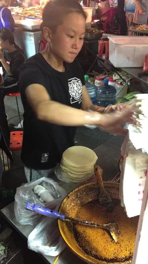 街边小吃视频,跟随视频领略各地小吃风味