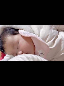 母乳的视频,宝宝健康成长的第一营养保障