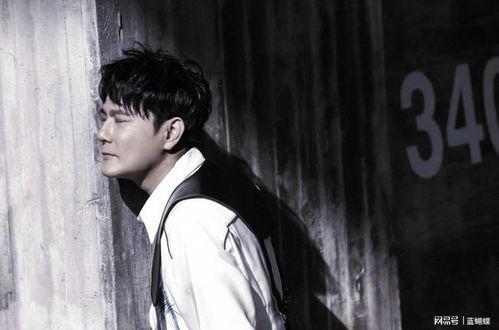 张信哲视频,深情演绎，唤醒岁月记忆