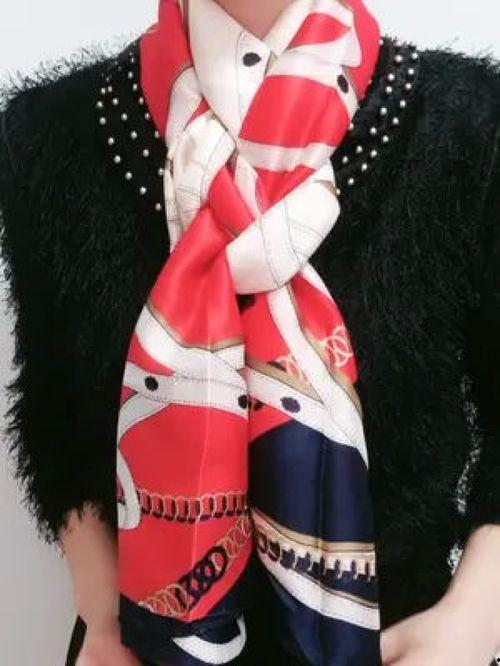 打围巾视频,跟随视频轻松学会时尚围巾编织技巧