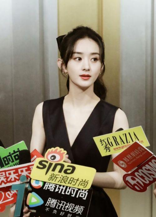 吃瓜爆料赵丽颖,娱乐圈的瓜田，她如何成为焦点人物？