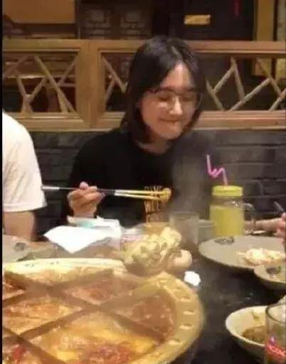 吃火锅小视频,短视频里的麻辣诱惑与美食狂欢