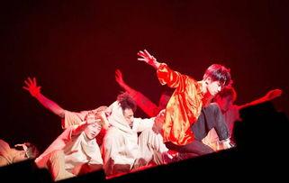 易烊千玺舞蹈视频,动感舞步演绎青春活力