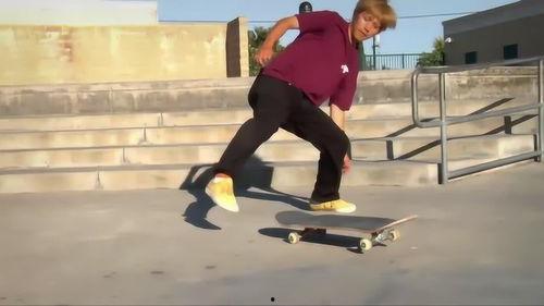 滑滑板的视频,动感十足的视频回顾