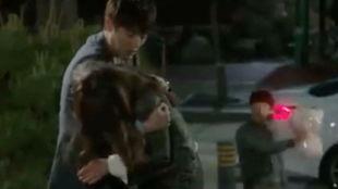 女主晕倒 视频,紧急救援瞬间