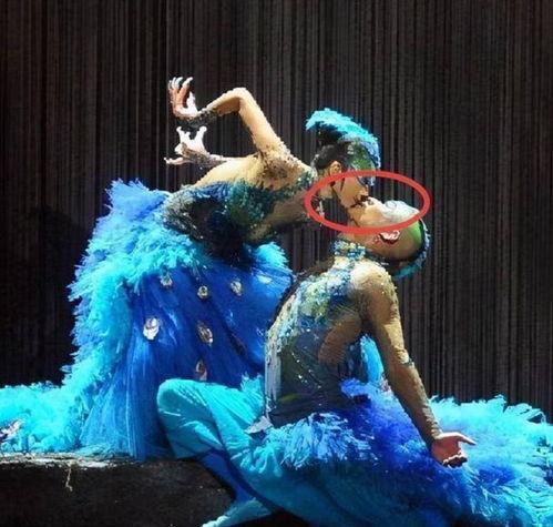 杨丽萍孔雀舞视频,舞动生命，绽放东方之美